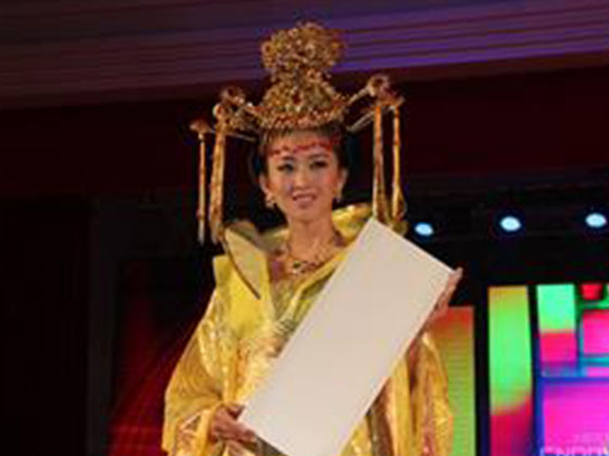 藍(lán)姆特2013新品T臺(tái)秀